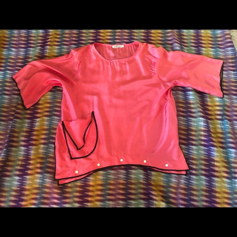 Designer XL 100% Silk Salmon Pink Flowy Top w/ Black Contrast & Button Detailing